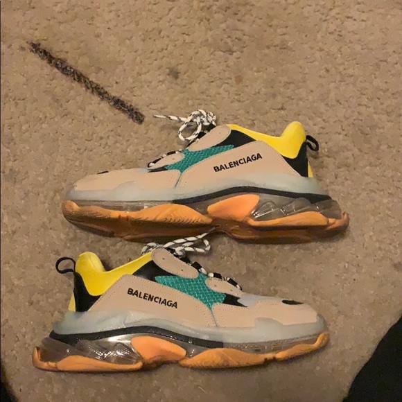 Size 43 9.5/10 - Picture 2 of 3